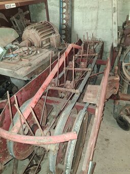 Obraceč sena na mf 70 - 2