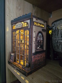 2. Dřevěná dekorace book nook - 2