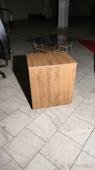 Skříňka/noční stolek - 2
