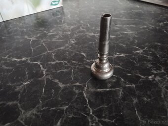 Nátrubek na trumpetu - 2