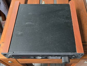 sluchátkový zesilovač Benchmark DAC1 - 2