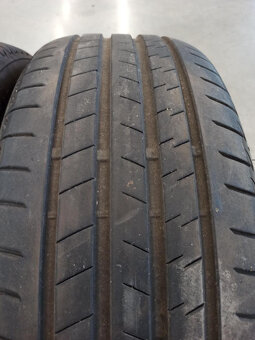 Bridgestone Alenza 245/45R20 275/40R20 - 2