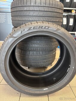 Letní pneu Pirelli P Zero 22" - 2