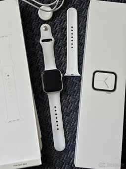 Apple Watch 4 4mm Silver Aluminum White Sport Band - 2