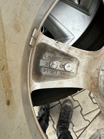 Kompl alu Nissan 5x114,3r17+215/60r17 letní Michelin - 2