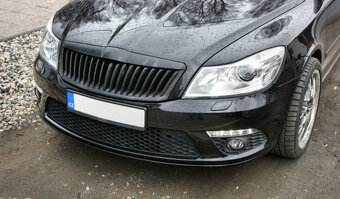 Škoda Octavia II Facelift - sportovní maska bez znaku - 2