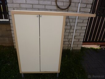 IKEA MAGIKER skříňka dvoudvéřová+ 2x police zdarma - 2