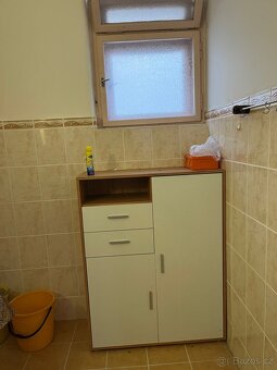 Koupelnová skříňka - 2