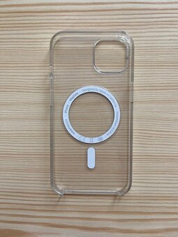 Průhledný kryt s MagSafe na iPhone 13 - 2