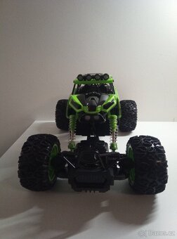 Dálkově ovládané auto se zvedací funkcí, 2,4 GHz, 20 km/h v - 2