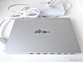 Ubiquiti UniFi Switch XG 6PoE 10G - 2