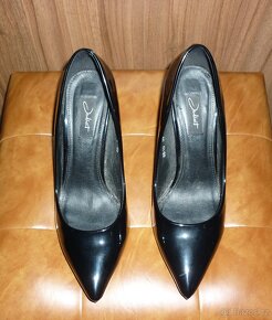 Černé lakované lodičky Juliet - 2