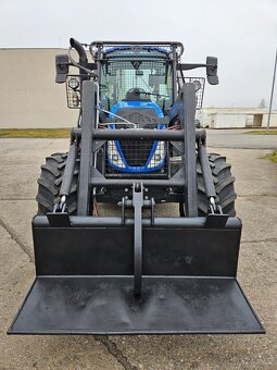 NEW HOLLAND T5.100 s lesní nástavbou - 2