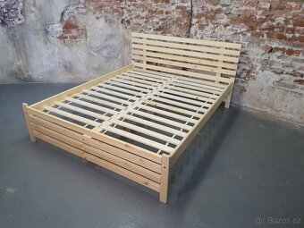 Masivní manželská postel 180x200 s roštem - 2