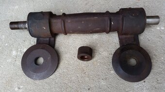 Hřídel na pilu /cilkulárku/ - 2