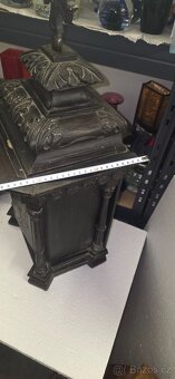 Hodně stará schránka/skříňka/ - 2