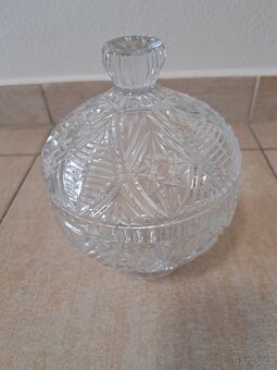 Pohar s poklopem - 2