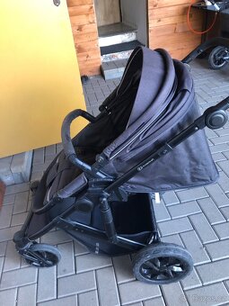 Kočárek + autosedačka - 2