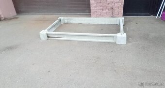 Vyvýšený betonový záhon - 2