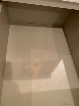 Noční stolek IKEA Malm použity - 2