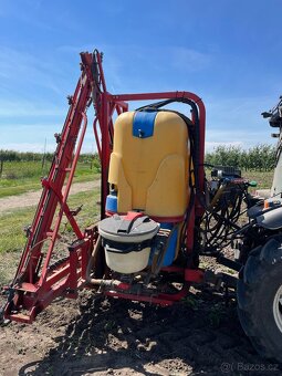 jar met postřikovač - 2