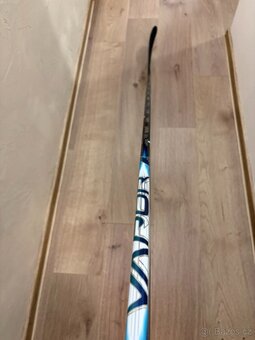 Nová hokejka Bauer Flylite Flex 65/ P28 levá, INT - 2