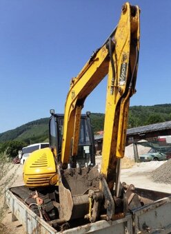 6.4t minibagr guma JCB 8052 dobré pásy - 2