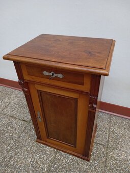Starožitná komoda/skříňka z masívu - 2