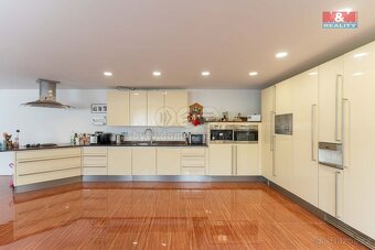 Prodej rodinného domu, 360 m², Zborovice, ul. Lesní - 2