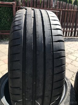 Letní pneu 225/40/18 - 2