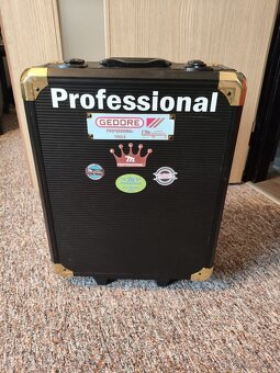 Nový kurf s nářadím, Zn. Professional - 2