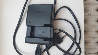 Prodám nabíječku Sony BC-VW1 - 2