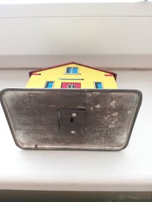 retro dětská plechová pokladnička - dům - pro sběratele - 2