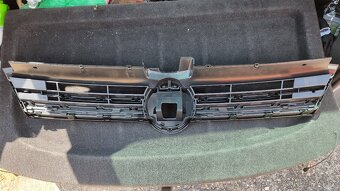 VW Golf VII lift 5G0853651C přední maska - 2