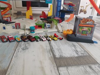 Hotwheels garáž/dráha - 2