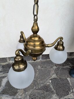 Prodám starý plně funkční mosazný lustr tříramenný - 2