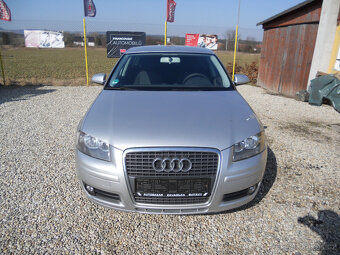 Audi A3 1.6i 75Kw Sportback - 2