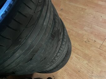 Bridgestone potenza 235/40 R19 - 2