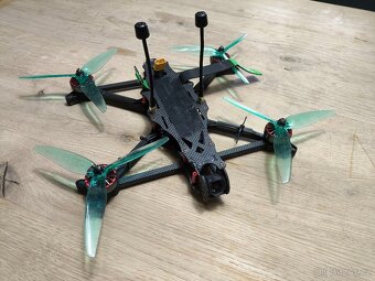 Fpv dron aos 7 + DJI o3 + 6s baterie - 2
