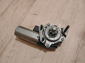 Elektromotor s převodovkou - 2