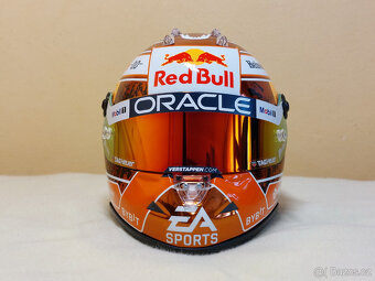 Predám Max Verstappen oranžová 2024 Red Bull F1 helma 1:2 - 2