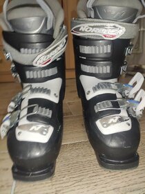 Dámské/dívčí lyžáky 285mm - 2