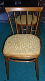 4 starší židle - 2