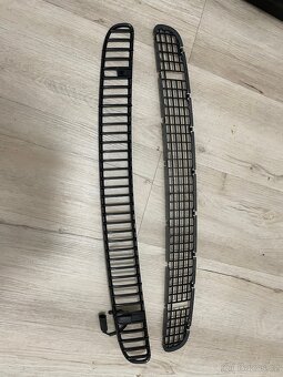 Plast odstřikovačů černý lesklý předfacelift E46 - 2