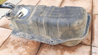 Nissan Terrano 2 – Nádrž - 2