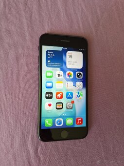 iPhone SE 2020 128GB černý - 2