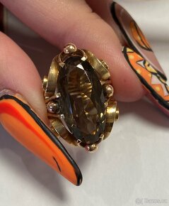 Dámsky zlatý prsteň s hnedým kameňom - 2