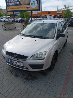 Ford Focus Kombi 1.6 TDCi (66 kW), r. 2005 – klima, tažné - 2