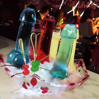4 sklenice na drink ve tvaru penise nové Super na zabavu - 2