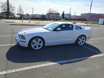 Ford Mustang GT 4.6 V8 - 2